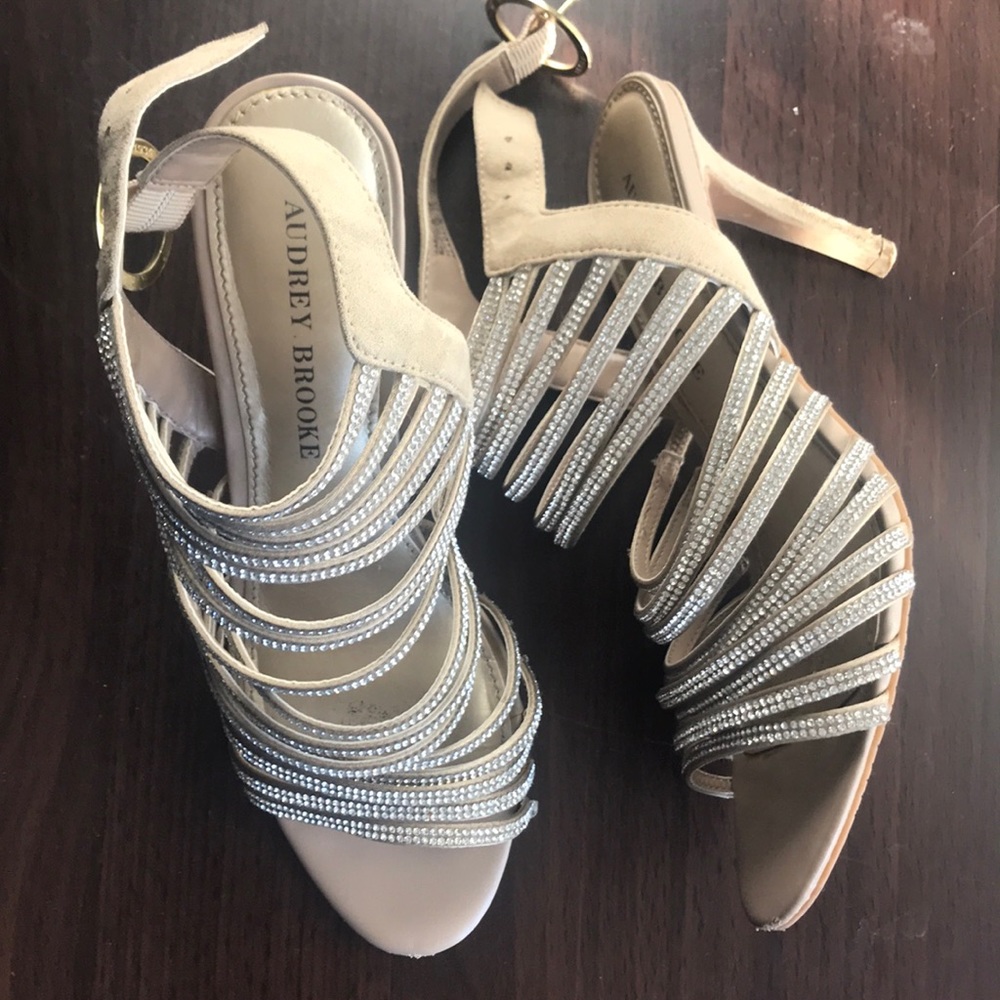 Fancy nude heels with sparkles